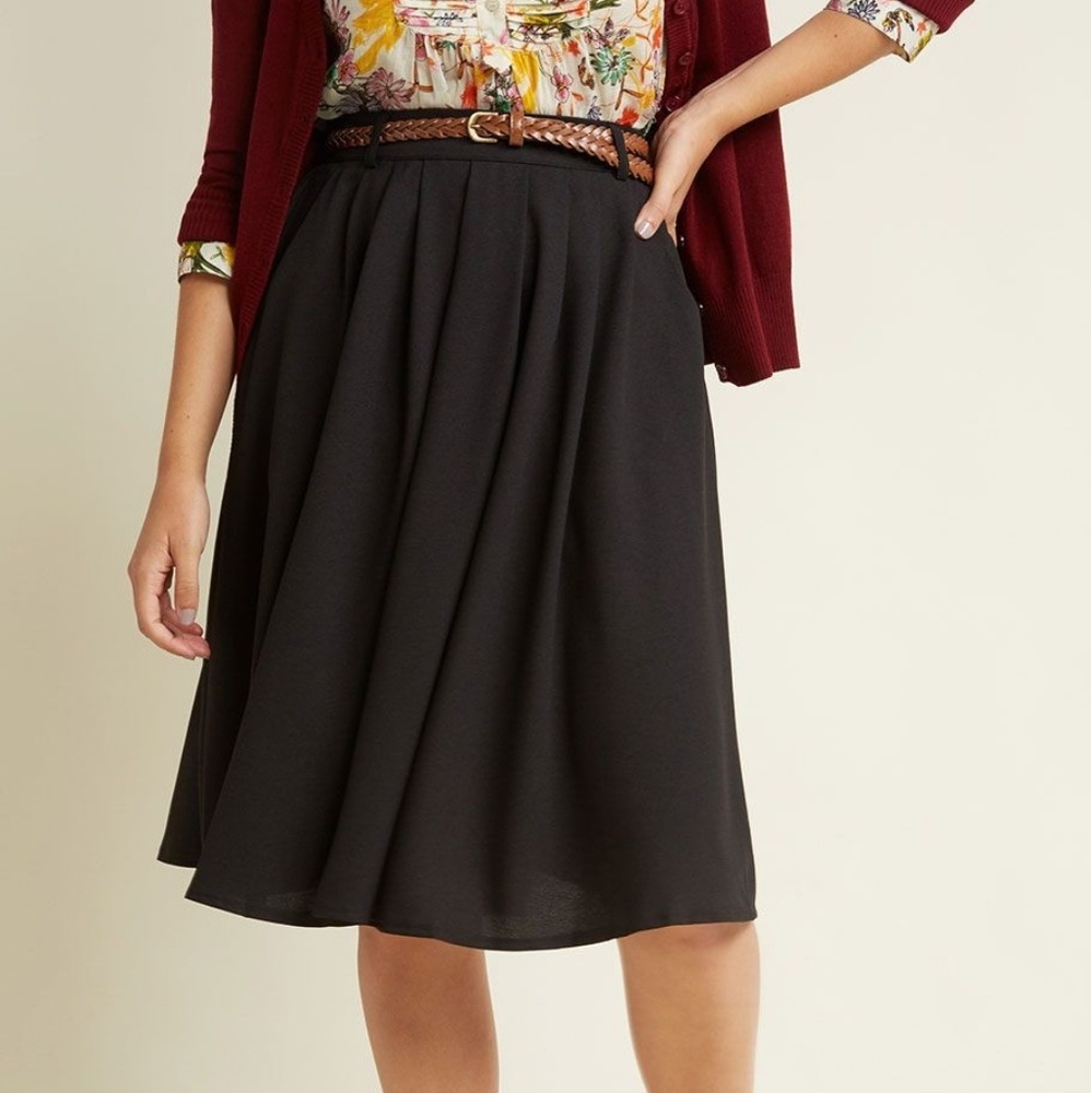 Modcloth Breathtaking Water Lilies Skirt size Med